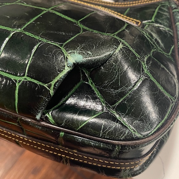 Dooney & Bourke Embossed Alligator Pattern Green Leather Shoulder Bag - Picture 11 of 13